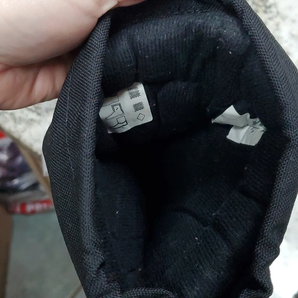 Yukon Avalance Boots Size 6 all weather black size 6 has flaw rain snow